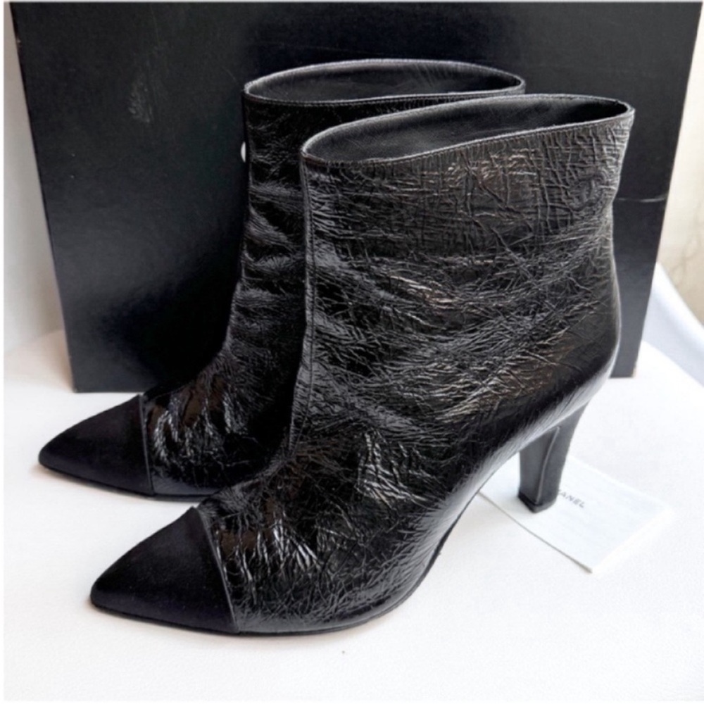 CHANEL COCO GABRIELLE EMBROIDERED ANKLE POINTED TOE BOOTS BLACK 37.5 - Picture 4 of 10